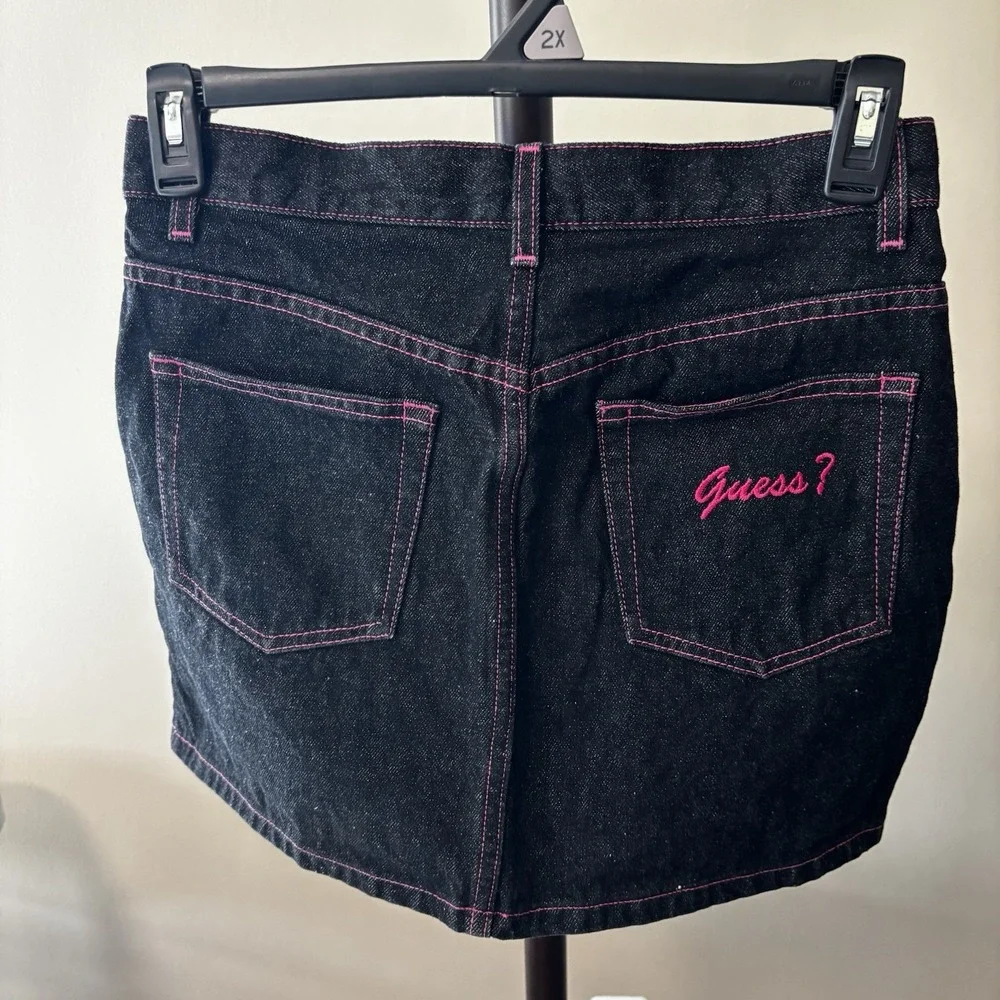 Women's Vintage 90's Guess Dark Denim Skirt Size‎ 29 Made In USA  Pink Stitching
